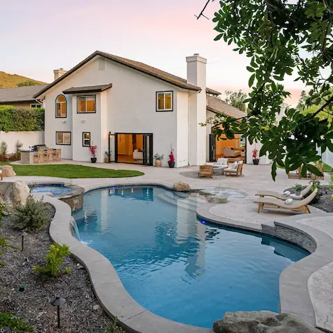 Freeform In-Ground Backyard Swimming Pool